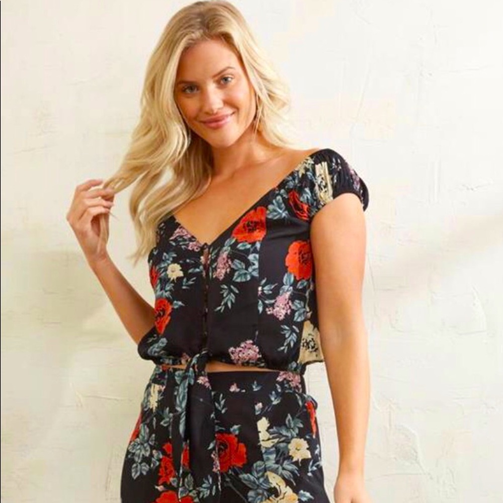 South Moon Under Floral Crop Top